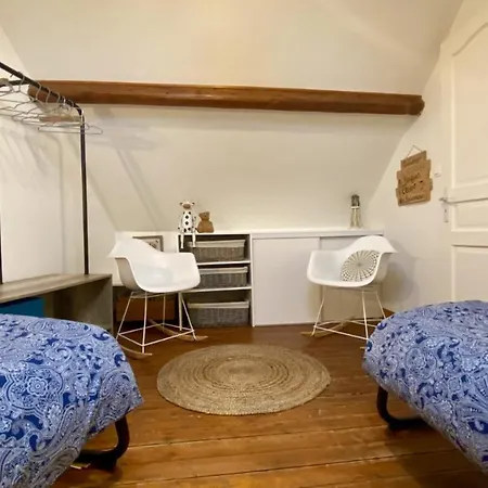 Les Volets Bleus Holiday home