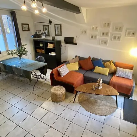 Les Volets Bleus Holiday home