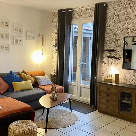 Nyaraló Les Volets Bleus *