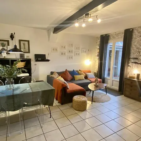 Nyaraló Les Volets Bleus *