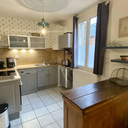 Les Volets Bleus Holiday home